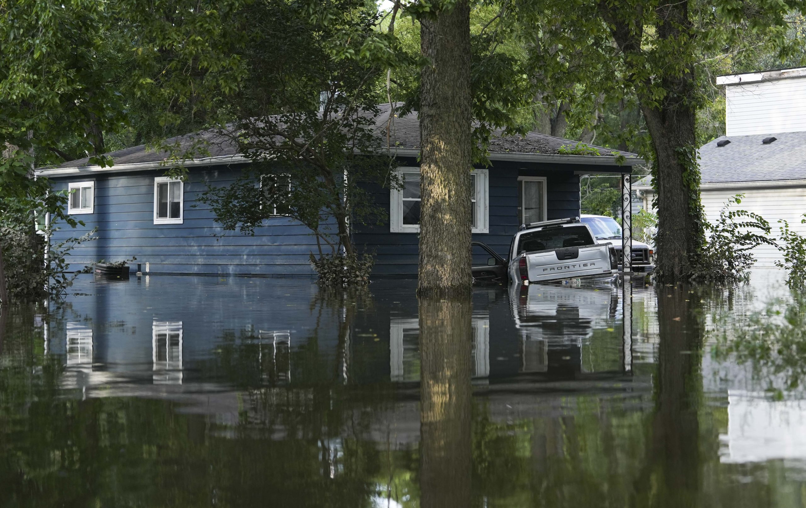 Hoosiers affected by floods can get free legal help at this clinic